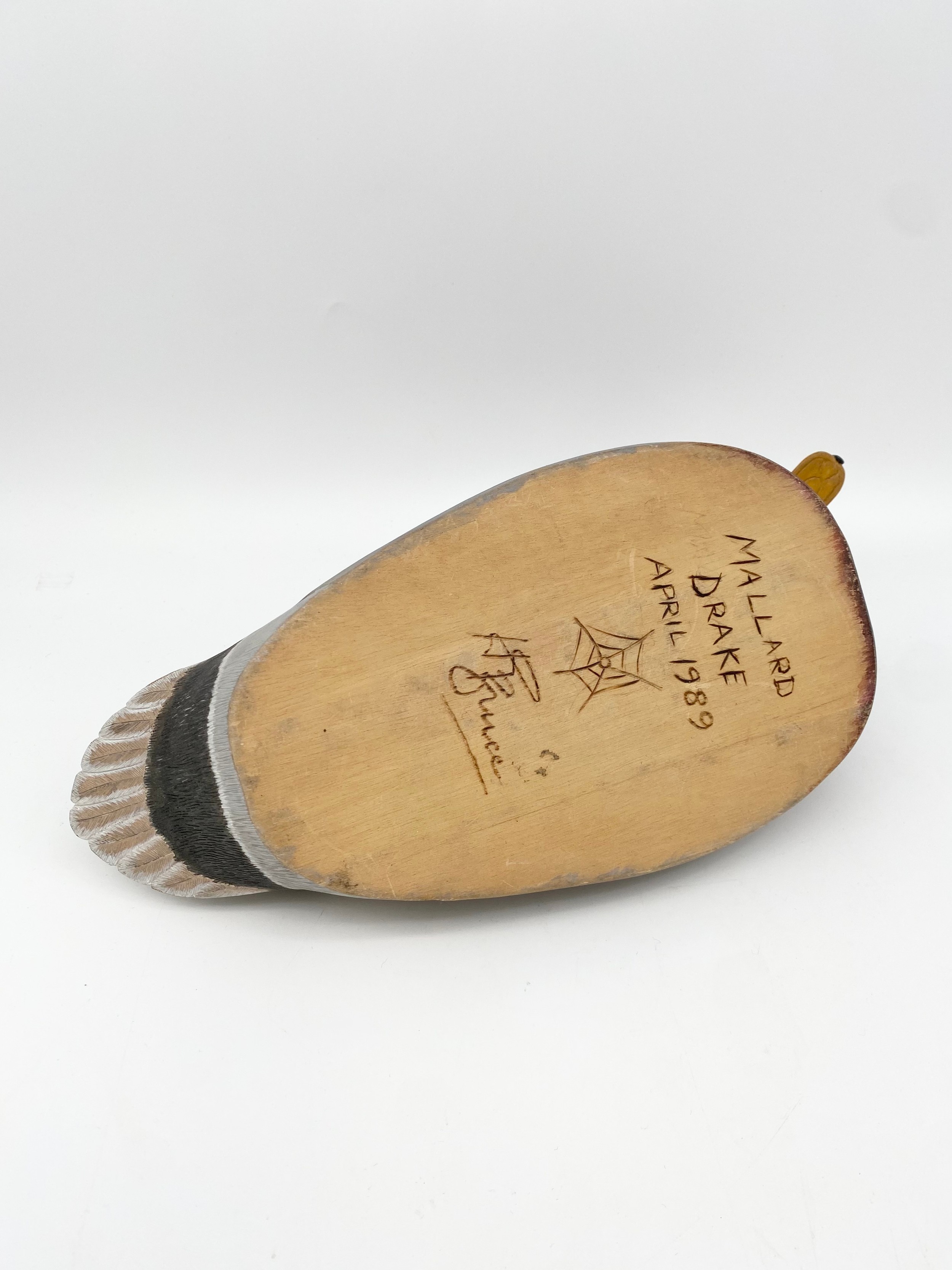 Two vintage hand carved and painted wood decoy ducks titled 'Mallard drake' and 'Mallard' 1989 by - Image 3 of 5