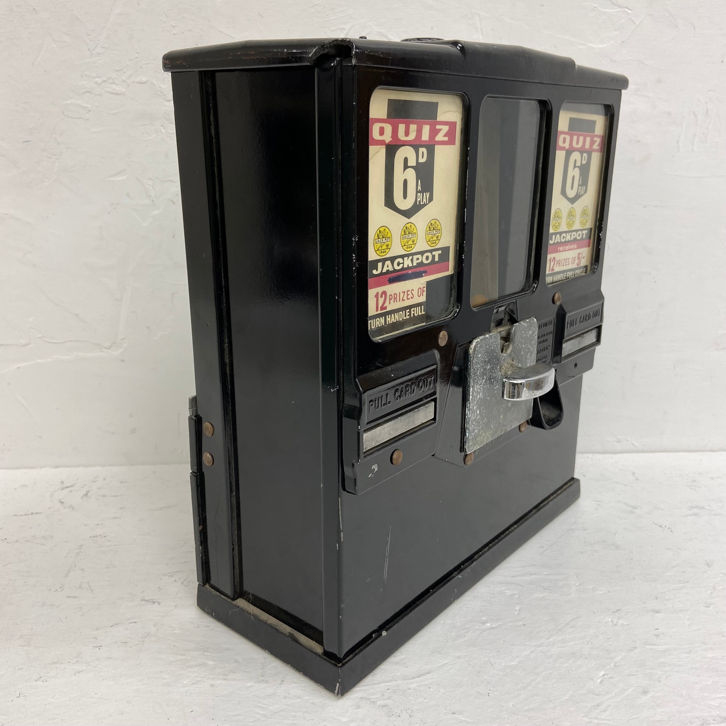 A vintage American Dean Rite Master ball point pen vending machine together with a Quiz gum-ball - Image 5 of 6