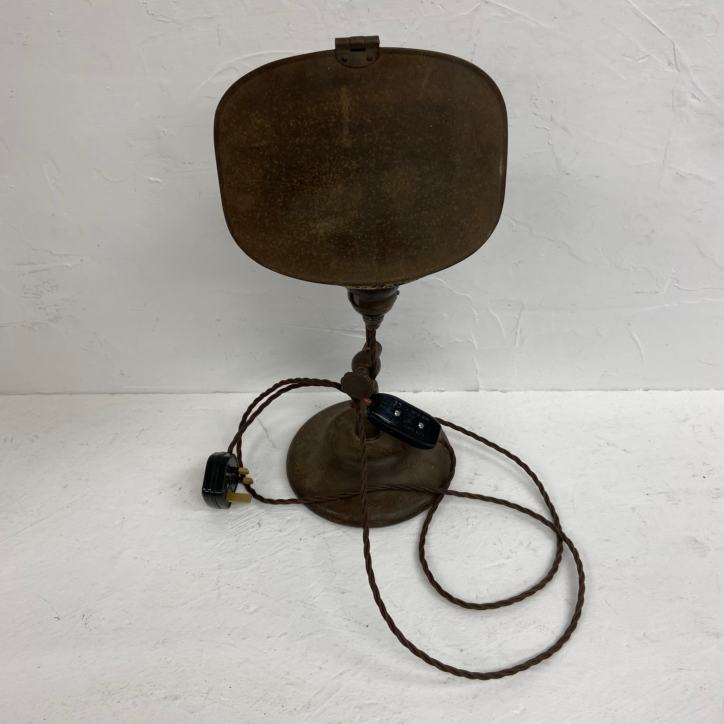 A mixed collection of military interest to include an early to mid 20th century U.S. Army Signal - Image 9 of 24