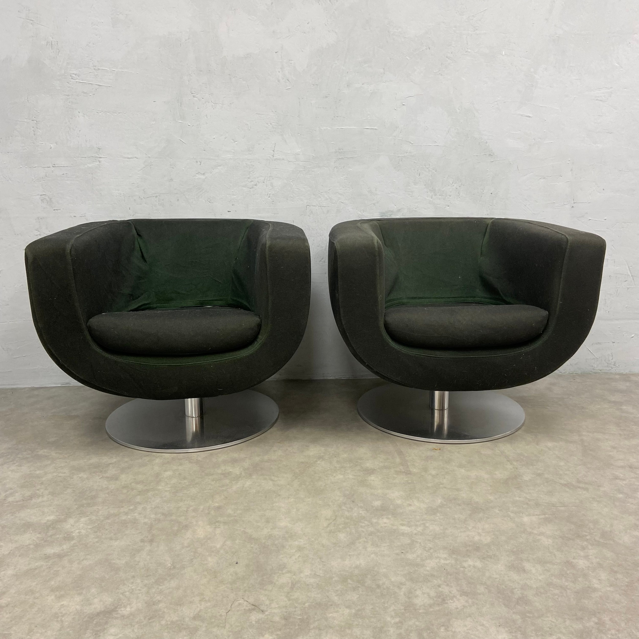 A pair of vintage early noughties Tulip swivel armchairs by Jeffrey Bernett for B&B Italia. Seat