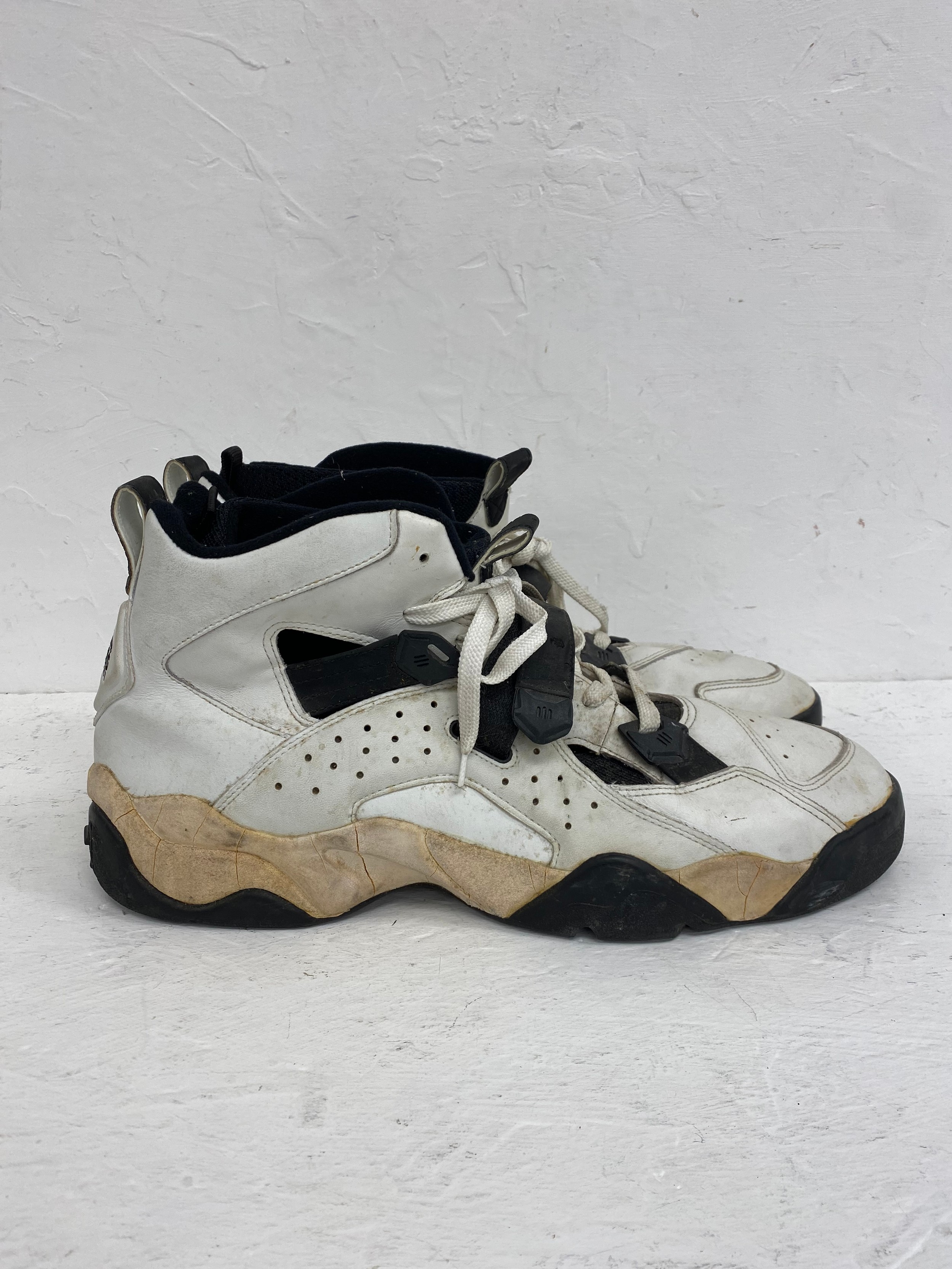 An unusually large pair of vintage 1990s Adidas Equipment basketball shoes size uk 18. - Image 2 of 7