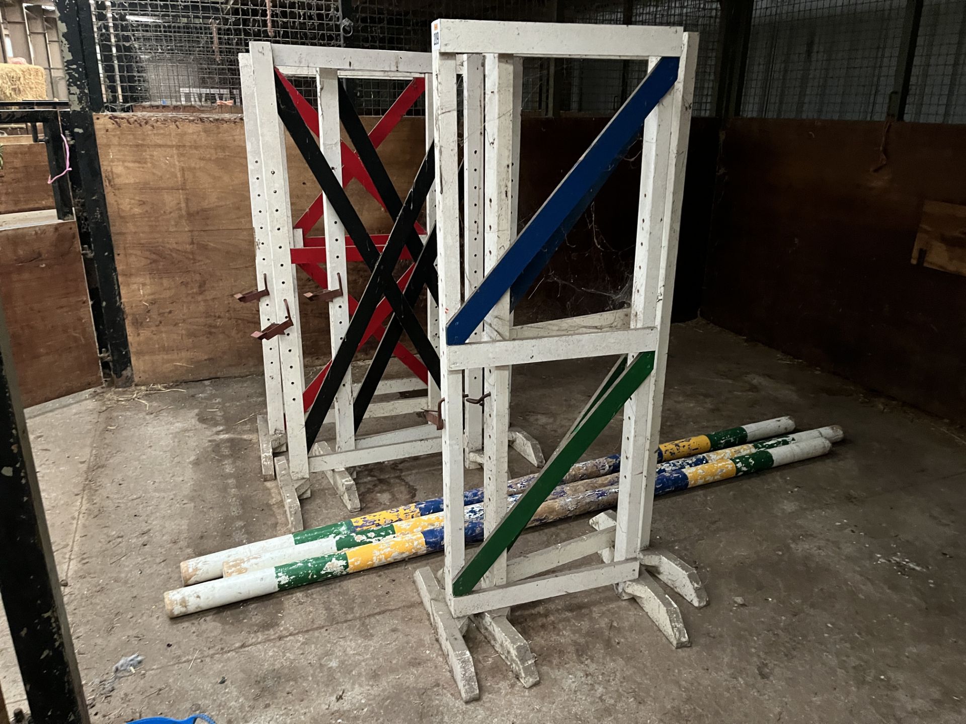 SHOW JUMP WINGS WITH POLES - Image 2 of 2