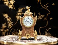 A LATE 19TH / EARLY 20TH CENTURY MARQUETRY AND ORMOLU MOUNTED CLOCK