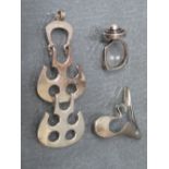 AN UNUSUAL MODERNIST SILVER PENDANT BY DAVID ANDERSON, articulated design, marks to reverse, overall