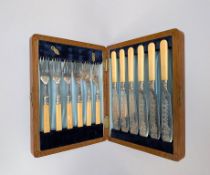 John George Graves Sheffield Fish Cutlery Set.