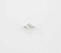 18K White Gold & Diamond Engagement Ring.