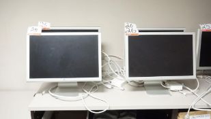 LOT - APPLE A1081 20" CINEMA DISPLAYS (4 UNITS)
