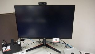 LG 32GK650F 32" QHD GAMING MONITOR W/ LOGI WEBCAM