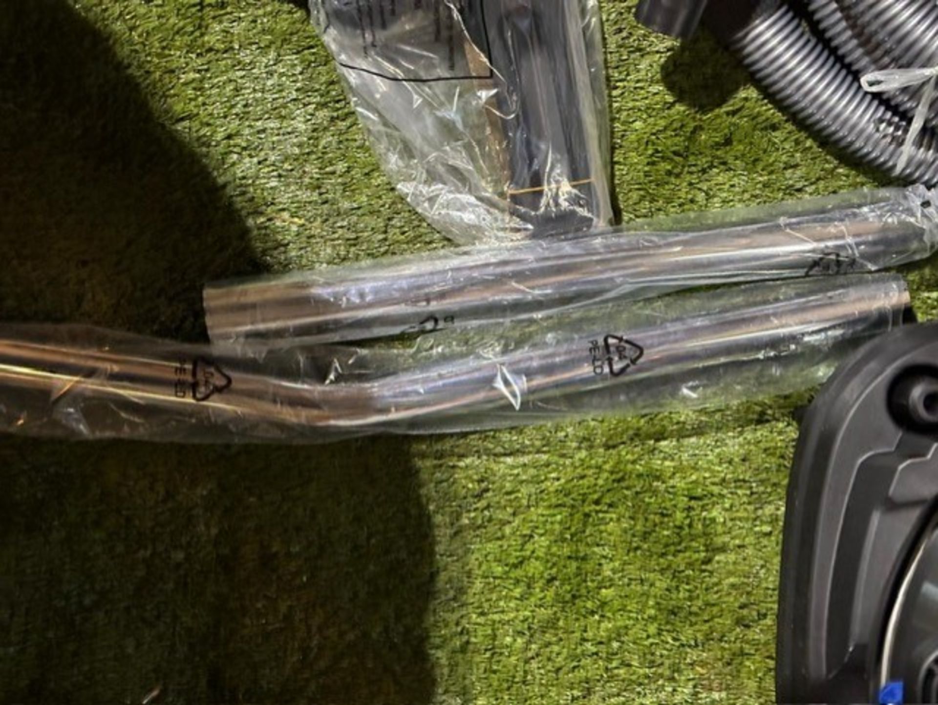 Hyundai 57717FF triple motor wet and dry 100 litre vacuum still in box all brand new these are not - Image 4 of 16