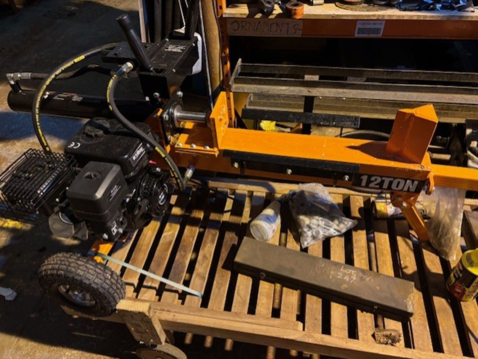 Logsplitter 12 ton only been used once for about 45 minutes it is all working as it should be it