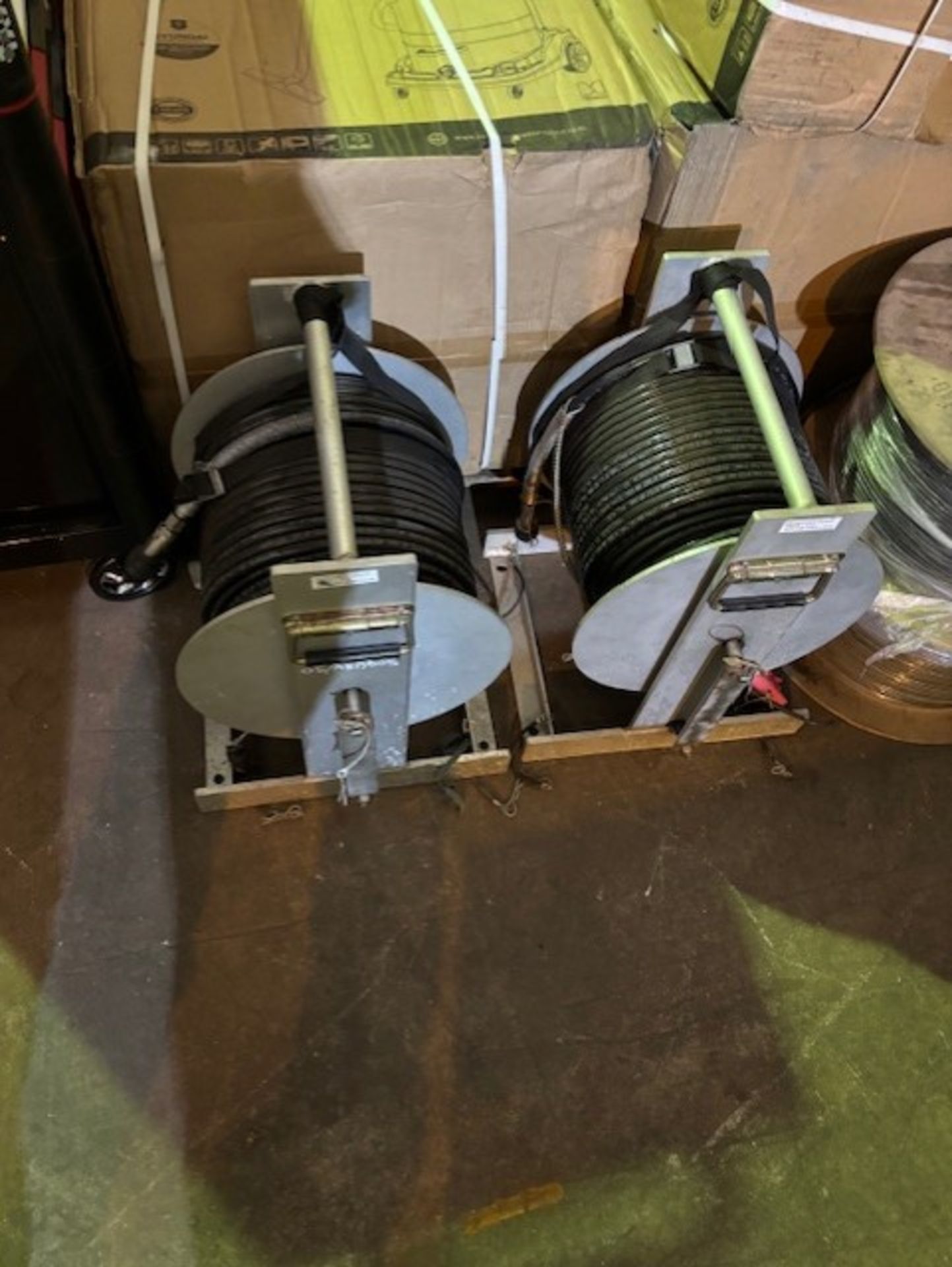 2 number airlines 1/2 inch hose both reels have 100 metres of hose on them with connectors the - Image 2 of 3