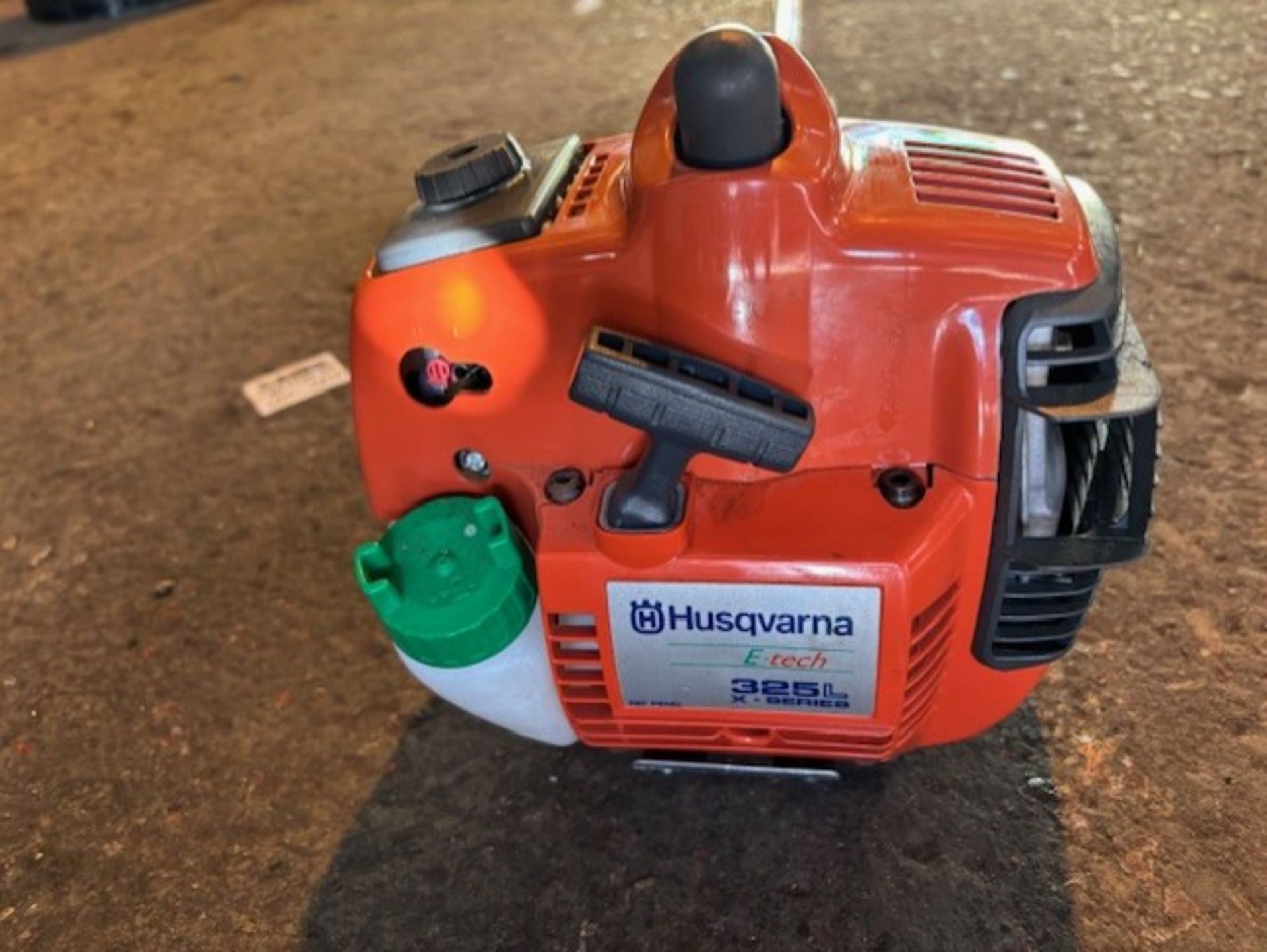 New husqvarna strimners pole saw has a strimners gearbox with it but has no head for the spool for - Image 4 of 4