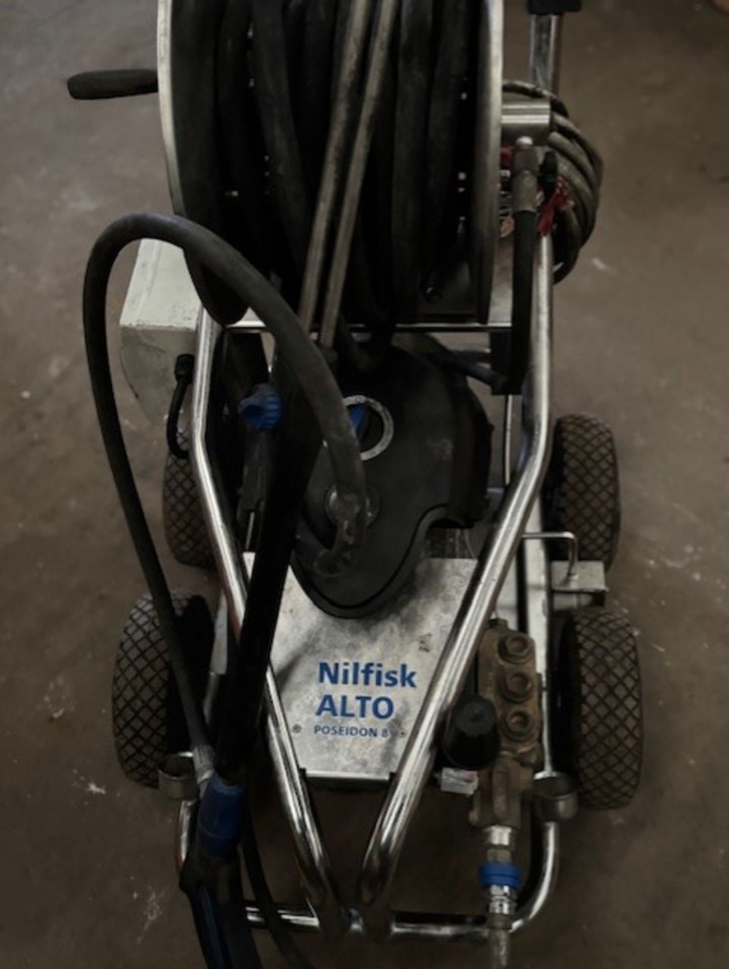 Nilfisk super jet wash big motor hell if a piece of machinery comes with hose and lance it’s 230 but - Image 6 of 6