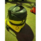 Yellow hoover 240v - no pipe