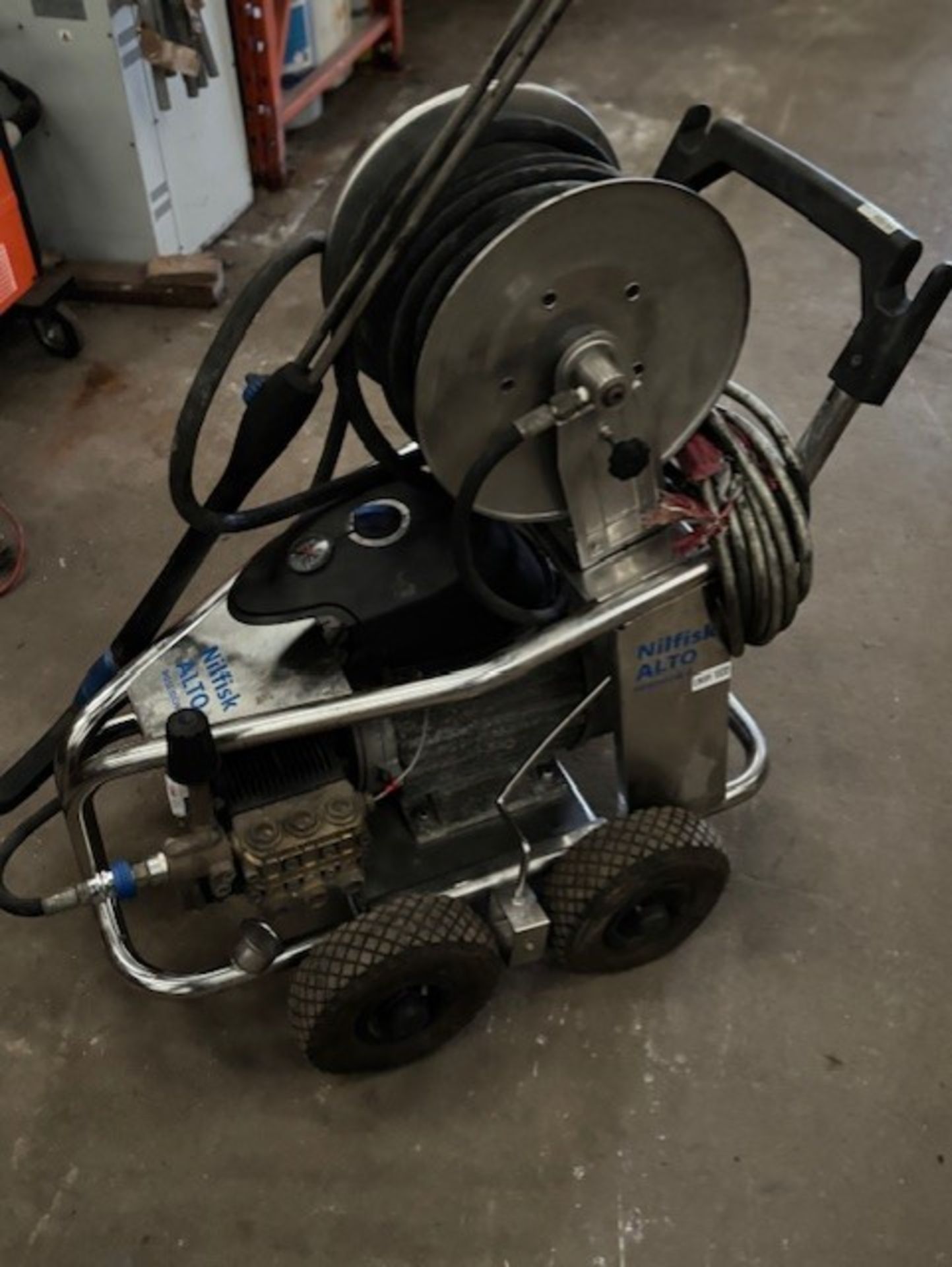 Nilfisk super jet wash big motor hell if a piece of machinery comes with hose and lance it’s 230 but - Image 2 of 6