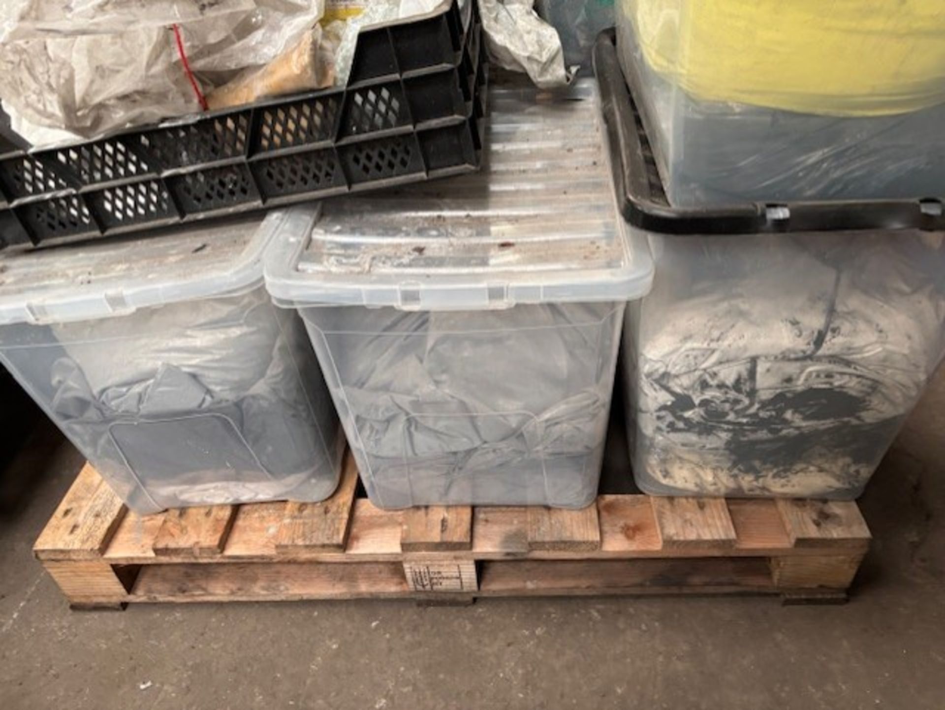 Pallet of powder coating powder various colours along with powder coat machine - Image 4 of 4