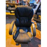 Black office chair