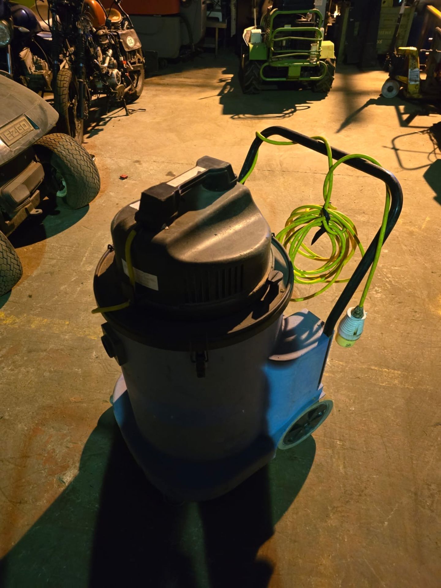 110v Industrial Vacuum