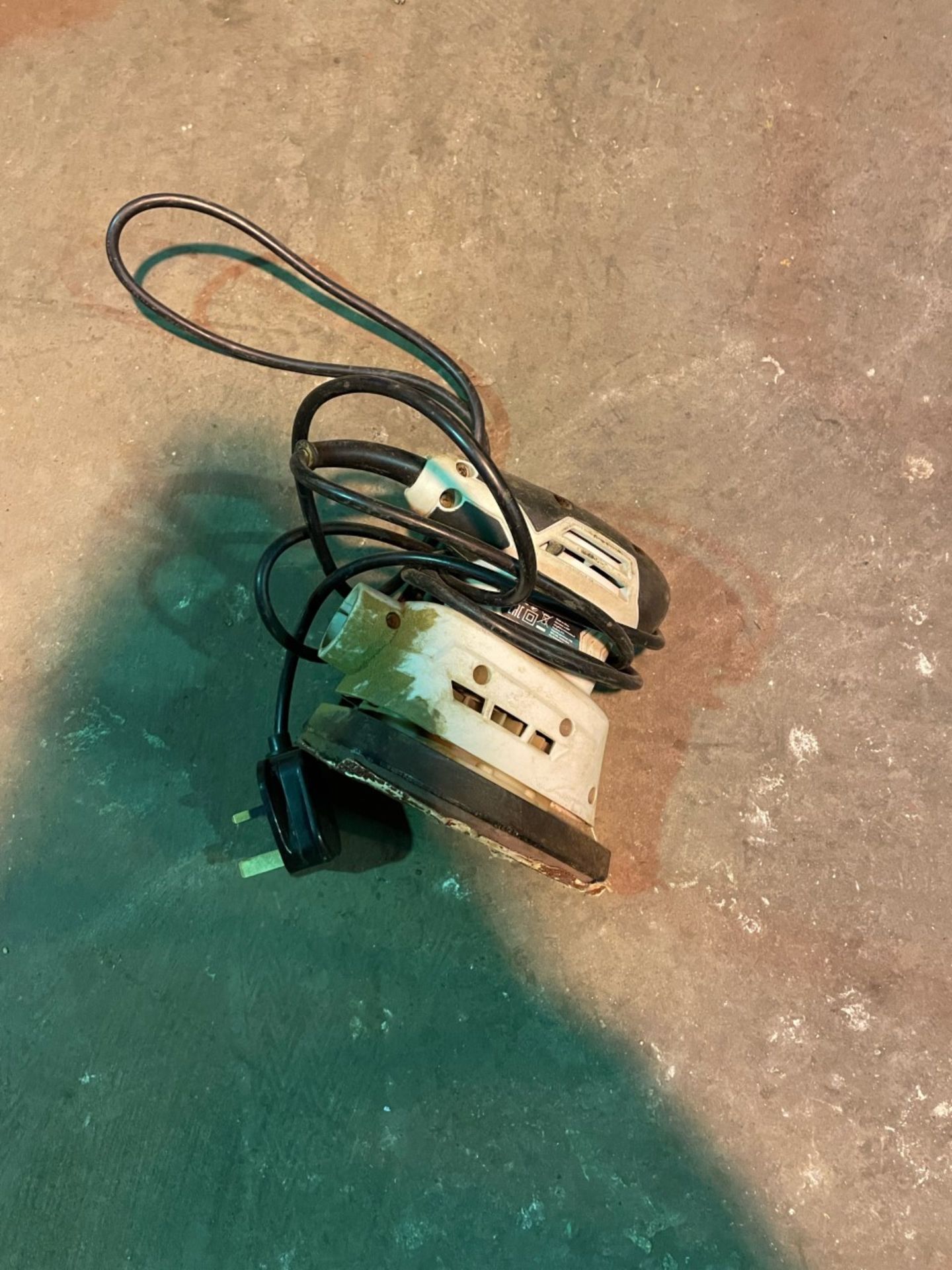 Used mac Allister 230v corded detail sander