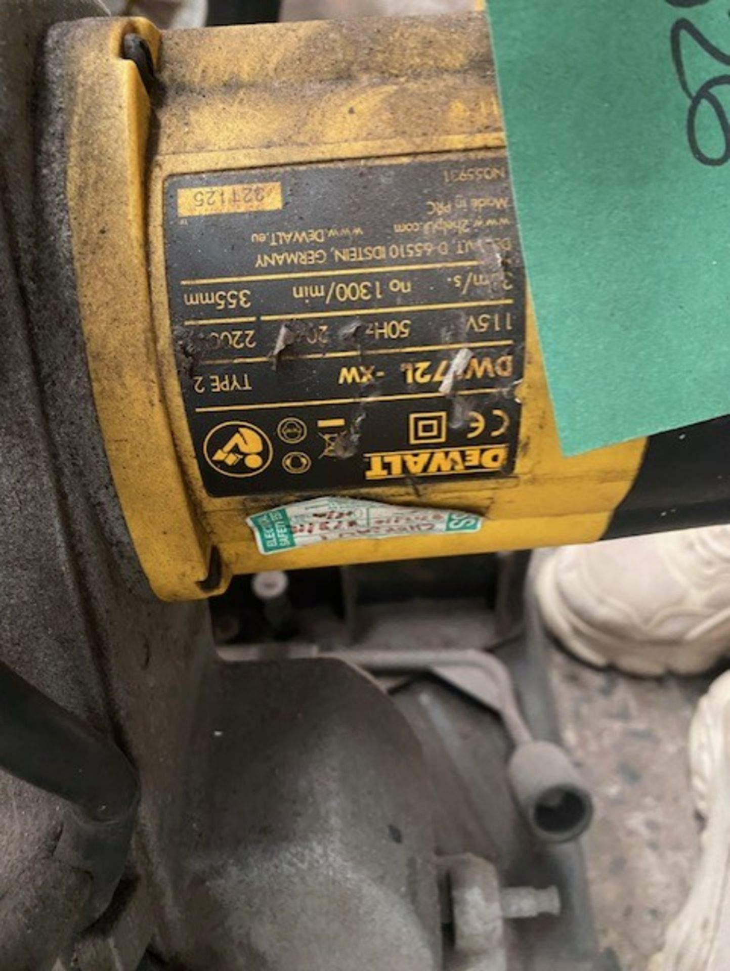 Dewalt 355 110v saw working order - Image 4 of 4