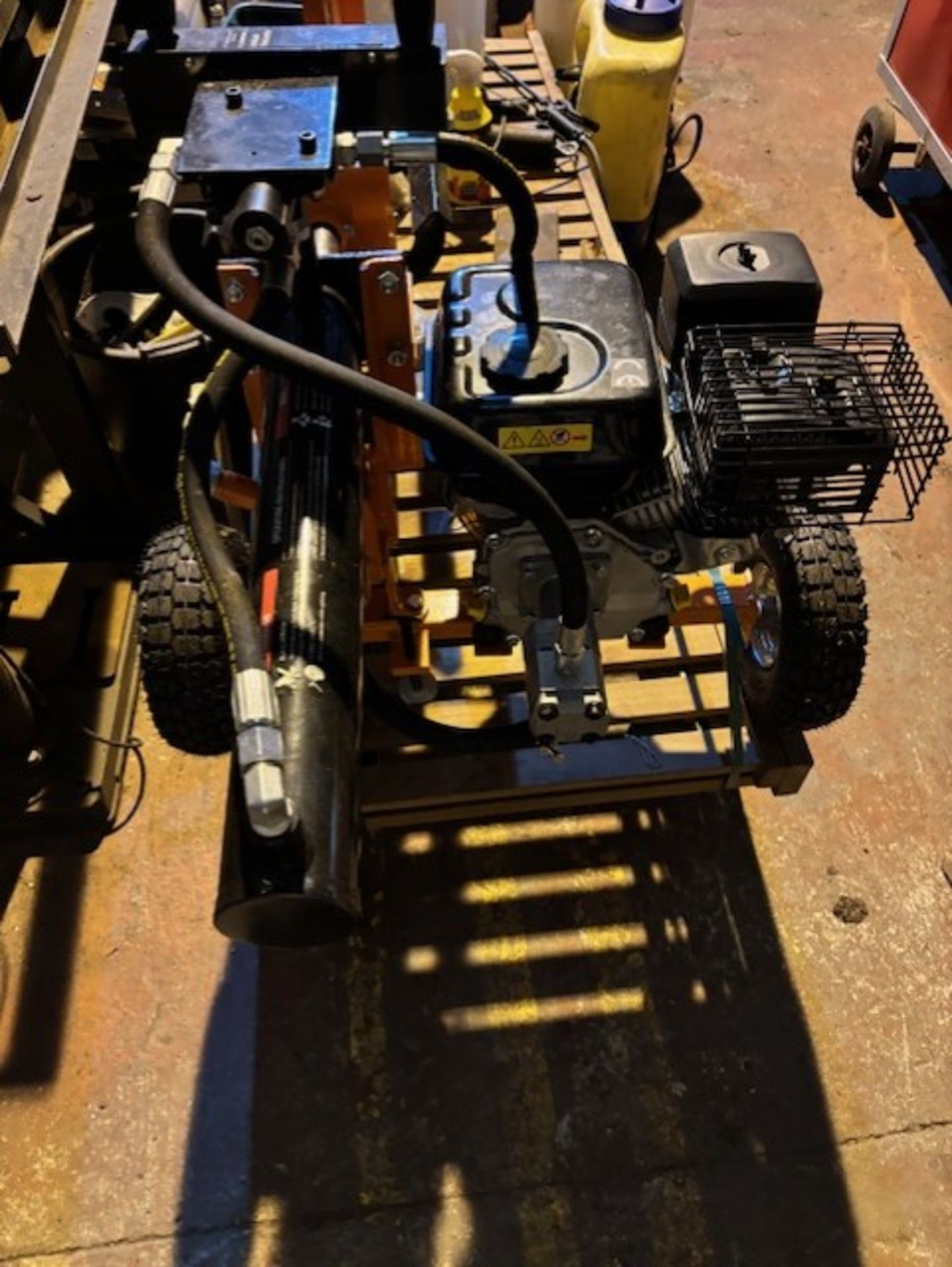 Kremer walk behind floor scrubber Still boxed never been opened this isn’t faulty at all and is from - Image 5 of 7