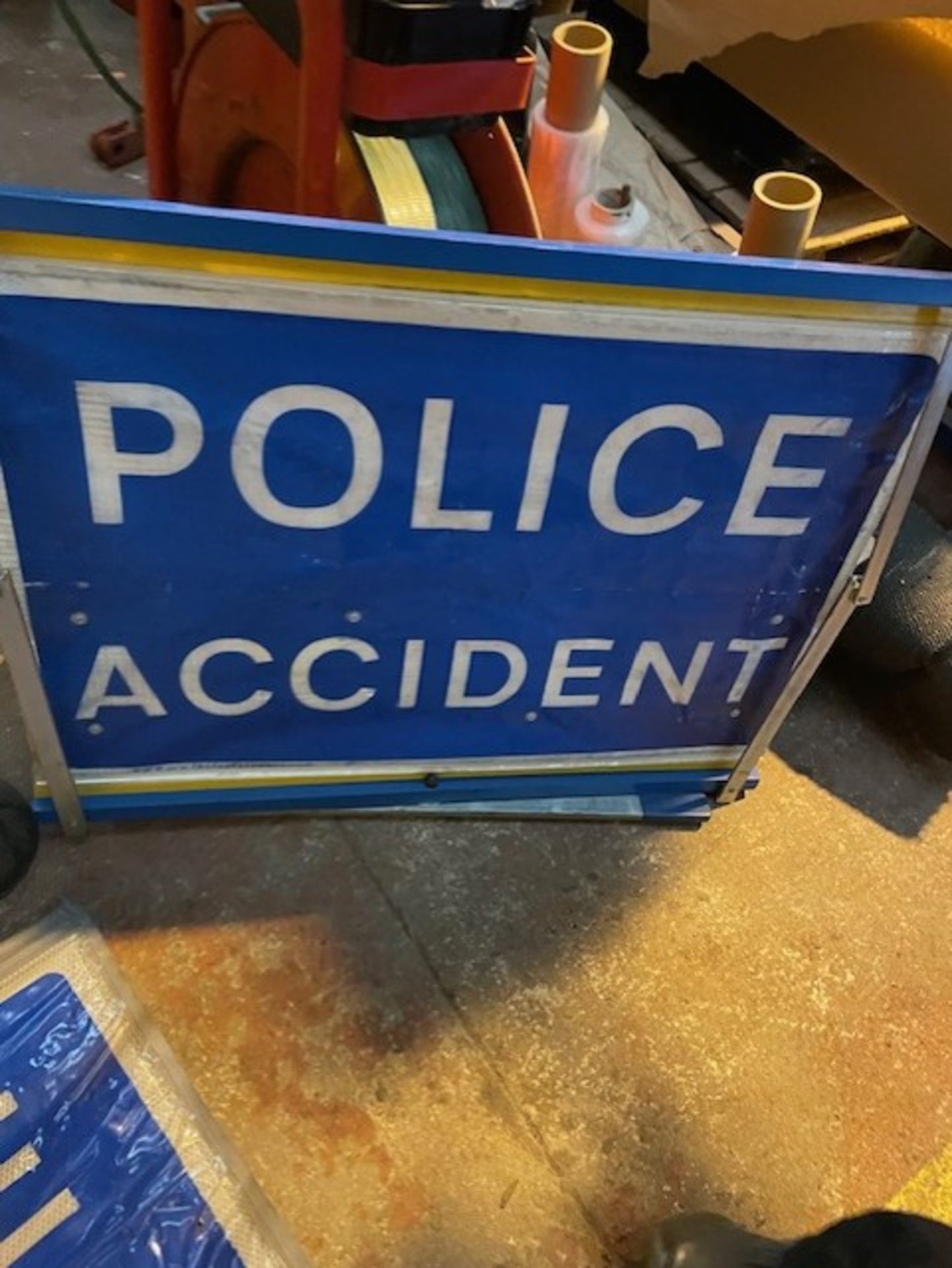 4 x signs recovery/arrow & 2 x police signs expensive to buy - Image 3 of 3