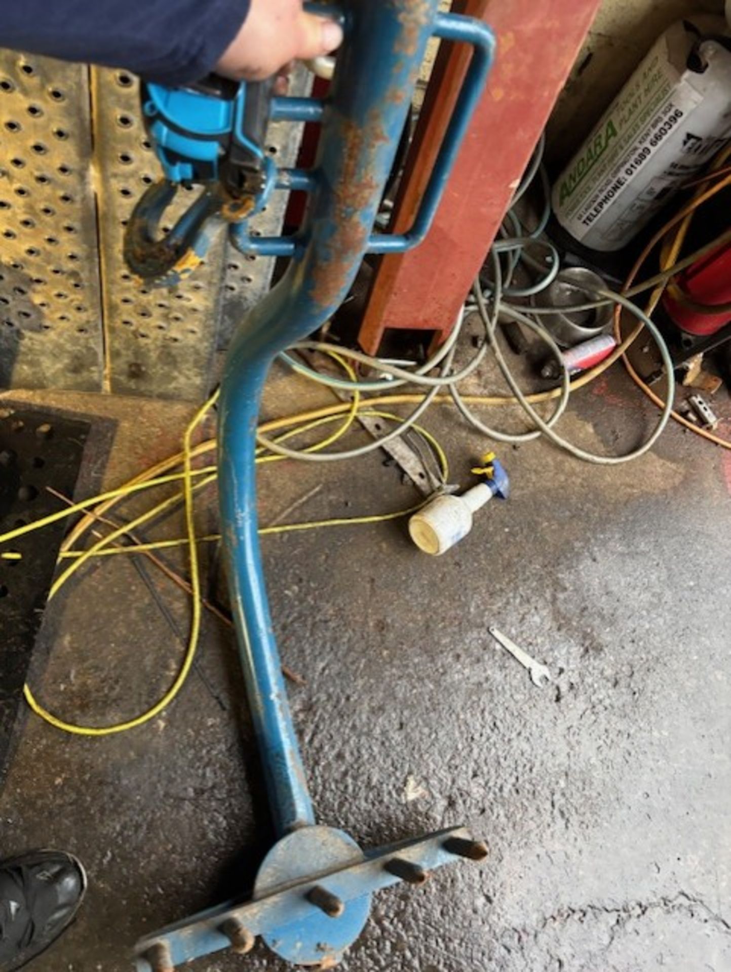 Tree hook bale hook etc to hang on end of excavator or forklift to carry slung objects - Image 4 of 4