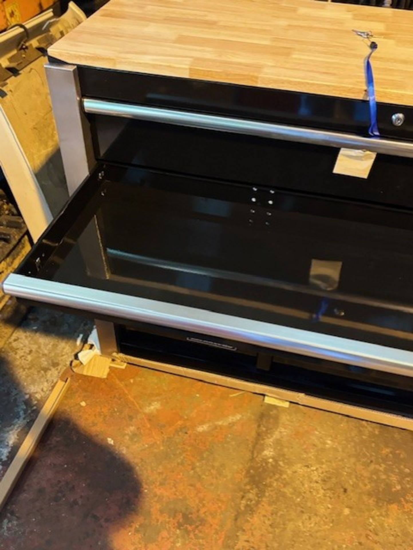 United Tool Corporation Tool Box - 13 drawer tool cabinet Model 810056-utc - Image 8 of 17