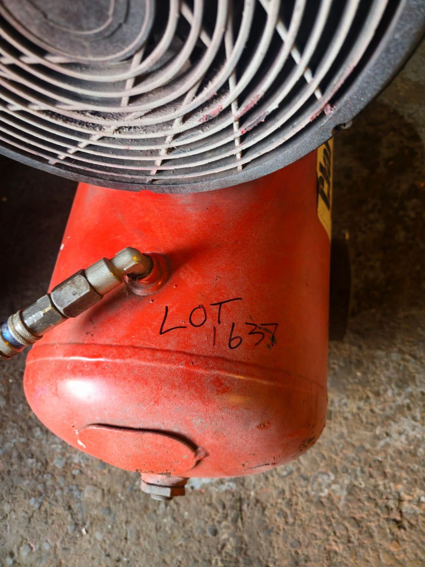 Clarke Hunter air 50L Compressor 240V - Image 3 of 3