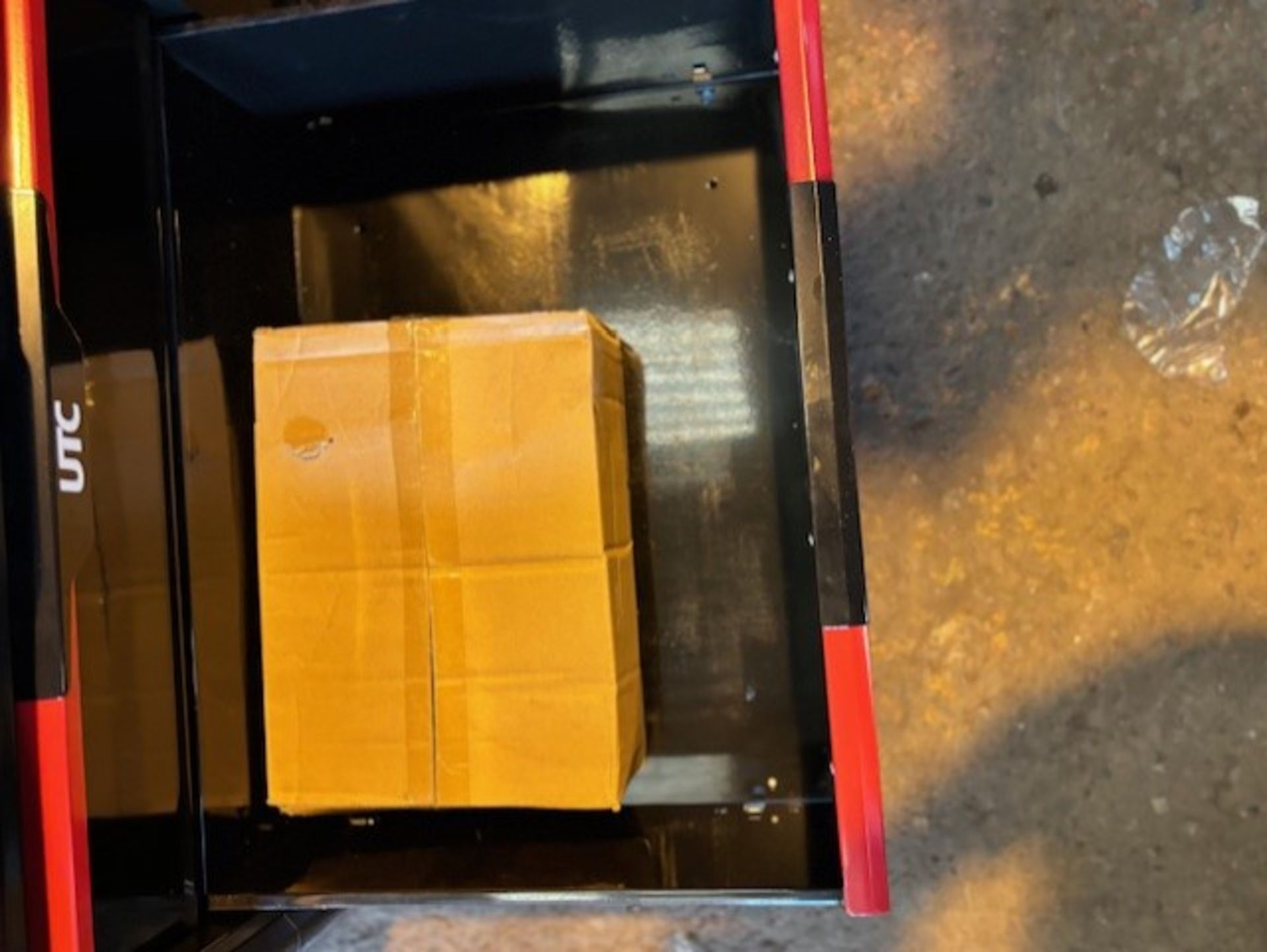 United Tool Corporation Tool Box - 13 drawer tool cabinet Model 810056-utc - Image 7 of 14