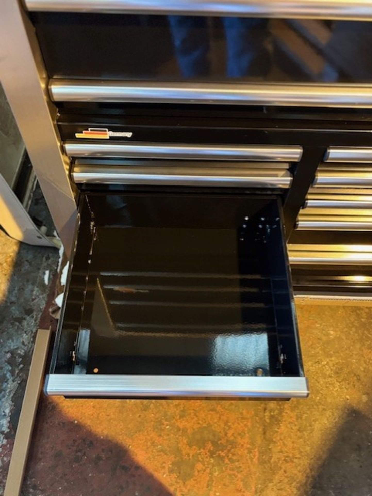 United Tool Corporation Tool Box - 13 drawer tool cabinet Model 810056-utc - Image 16 of 17