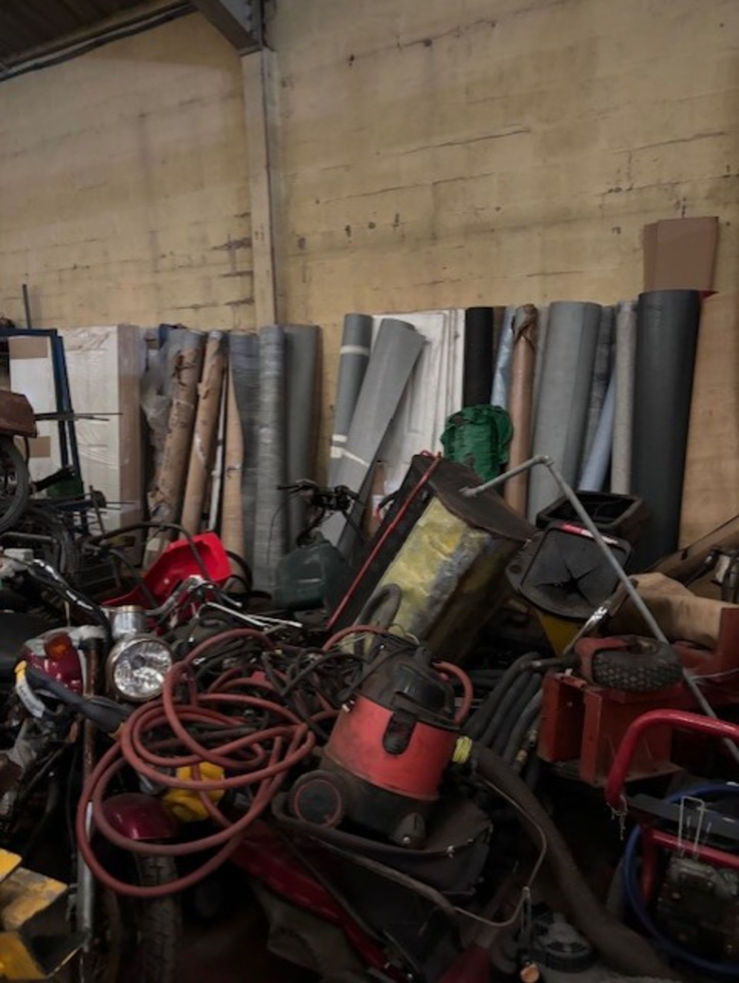 Job lot of Lino for wet rooms and normal underlay also 20 plus rolls some full and new others just