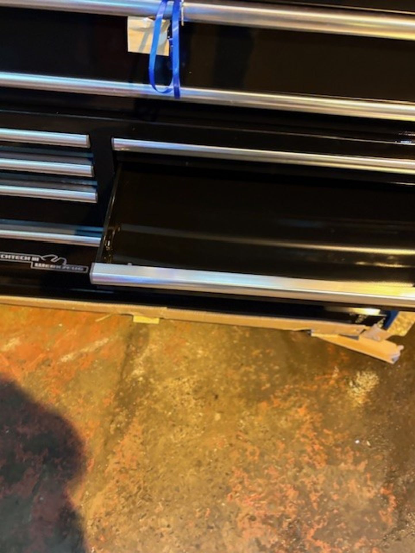 United Tool Corporation Tool Box - 13 drawer tool cabinet Model 810056-utc - Image 2 of 17