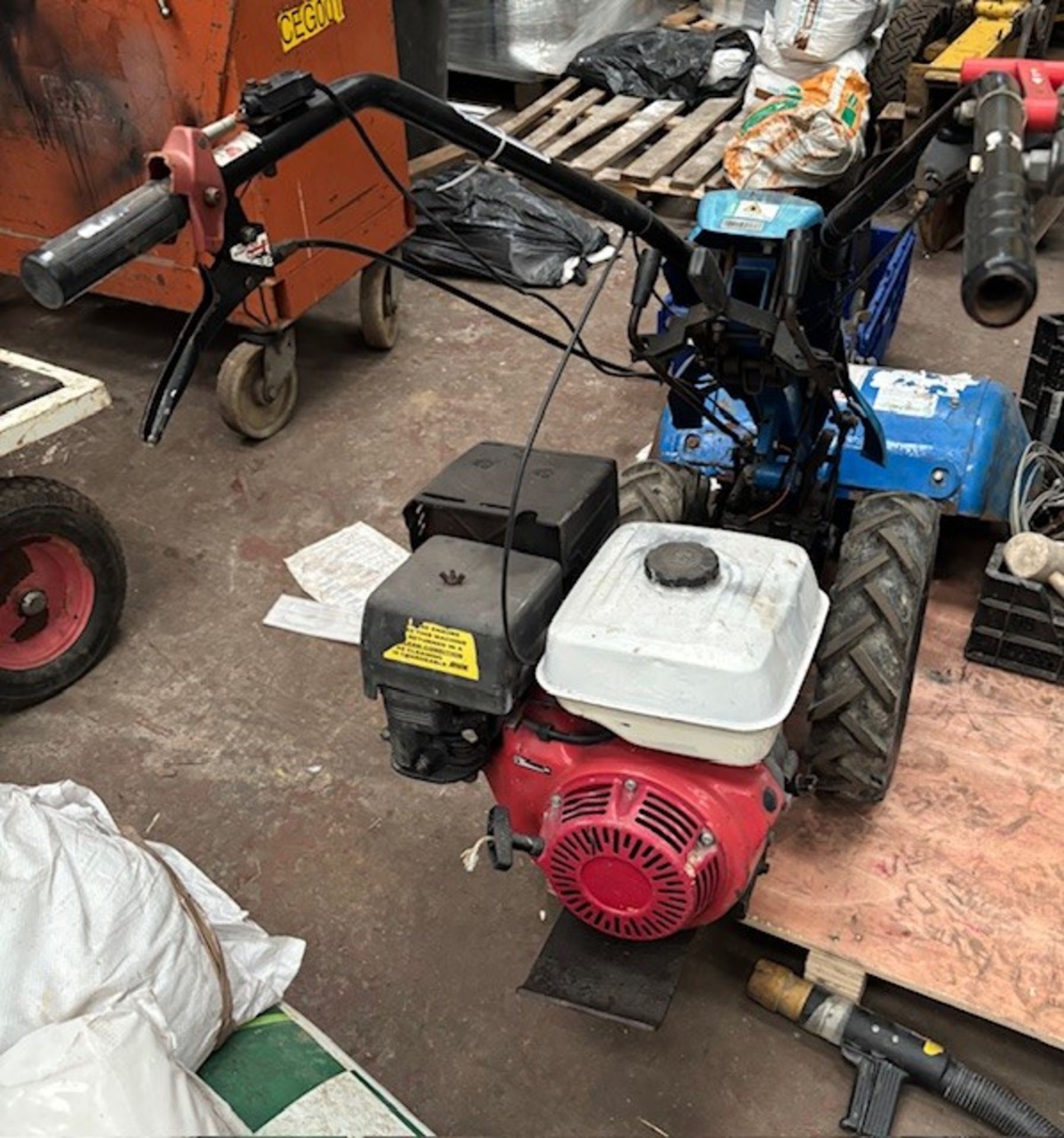 Tracmaster 615 Rotovator with a honda 270 engine working oreder - Image 2 of 3