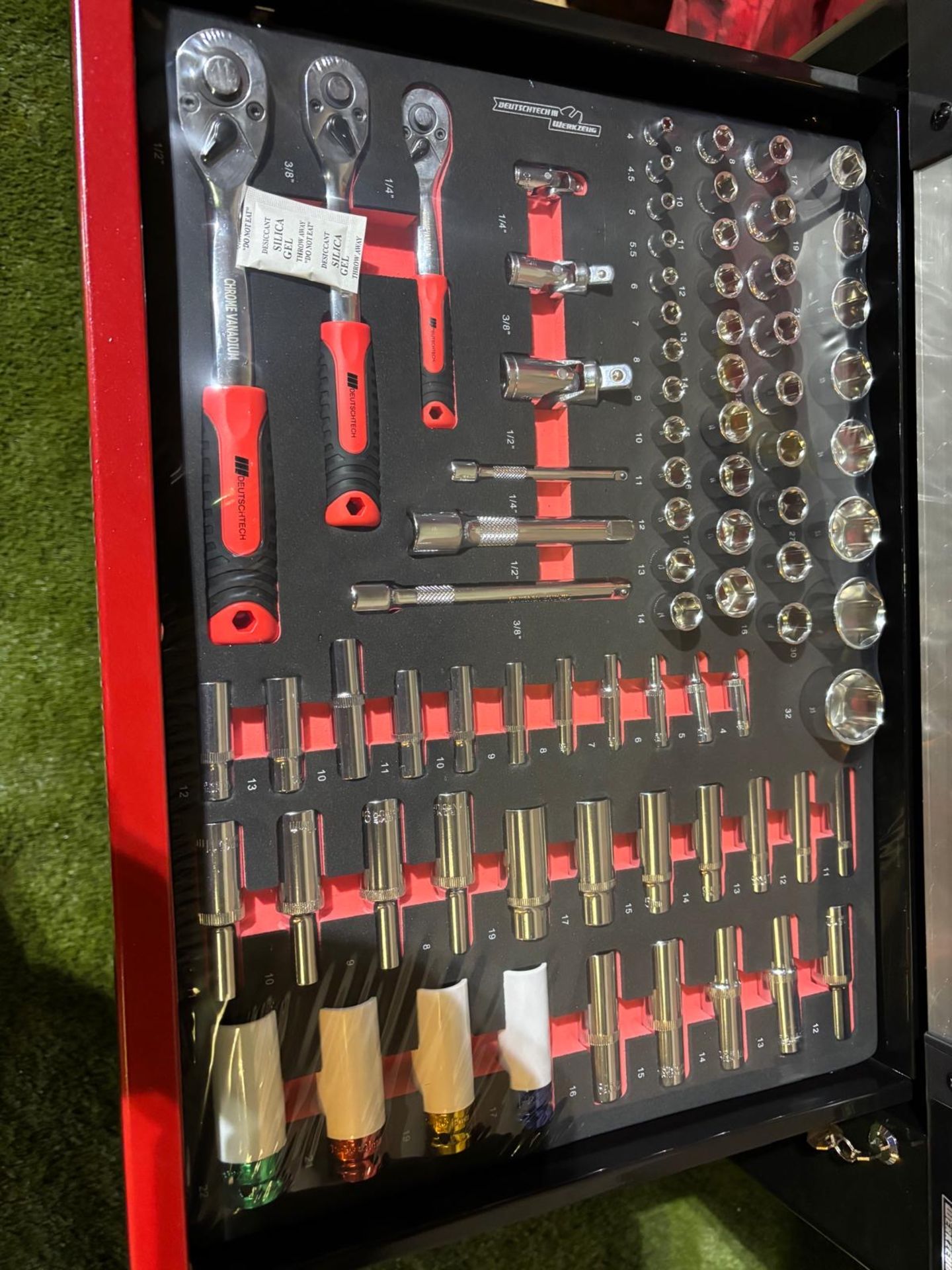 Deutch tech tool box 286 piece brand new been on display no box no bits missing nothing faulty or - Image 2 of 15