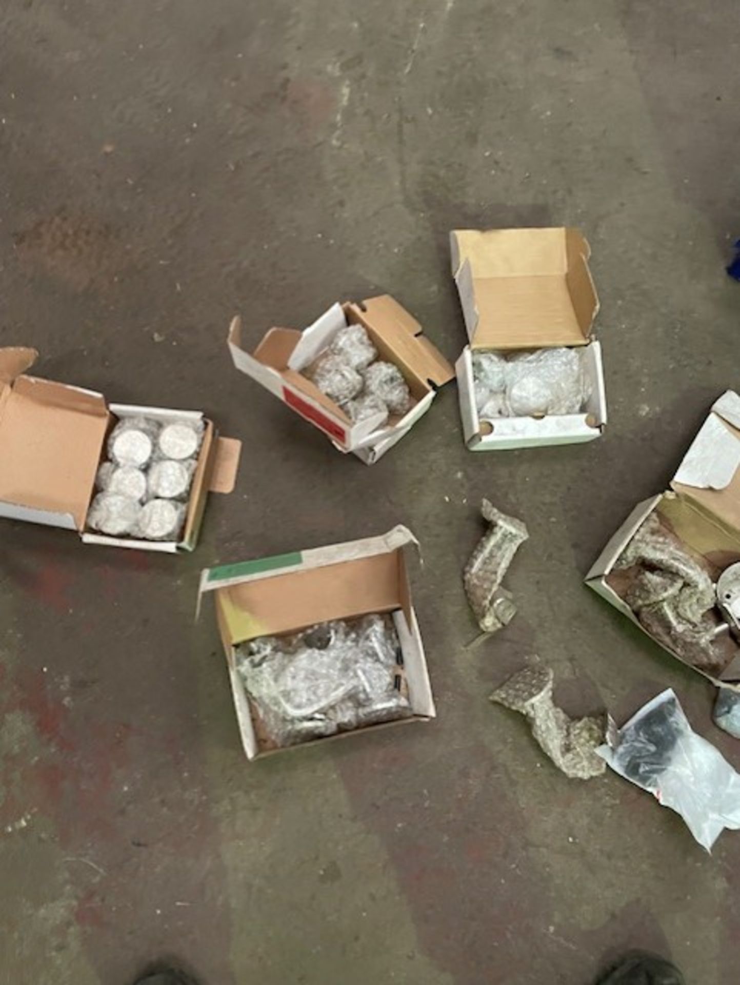 Pro railing 90 degree Handrail brackets stainless steel - Image 3 of 4