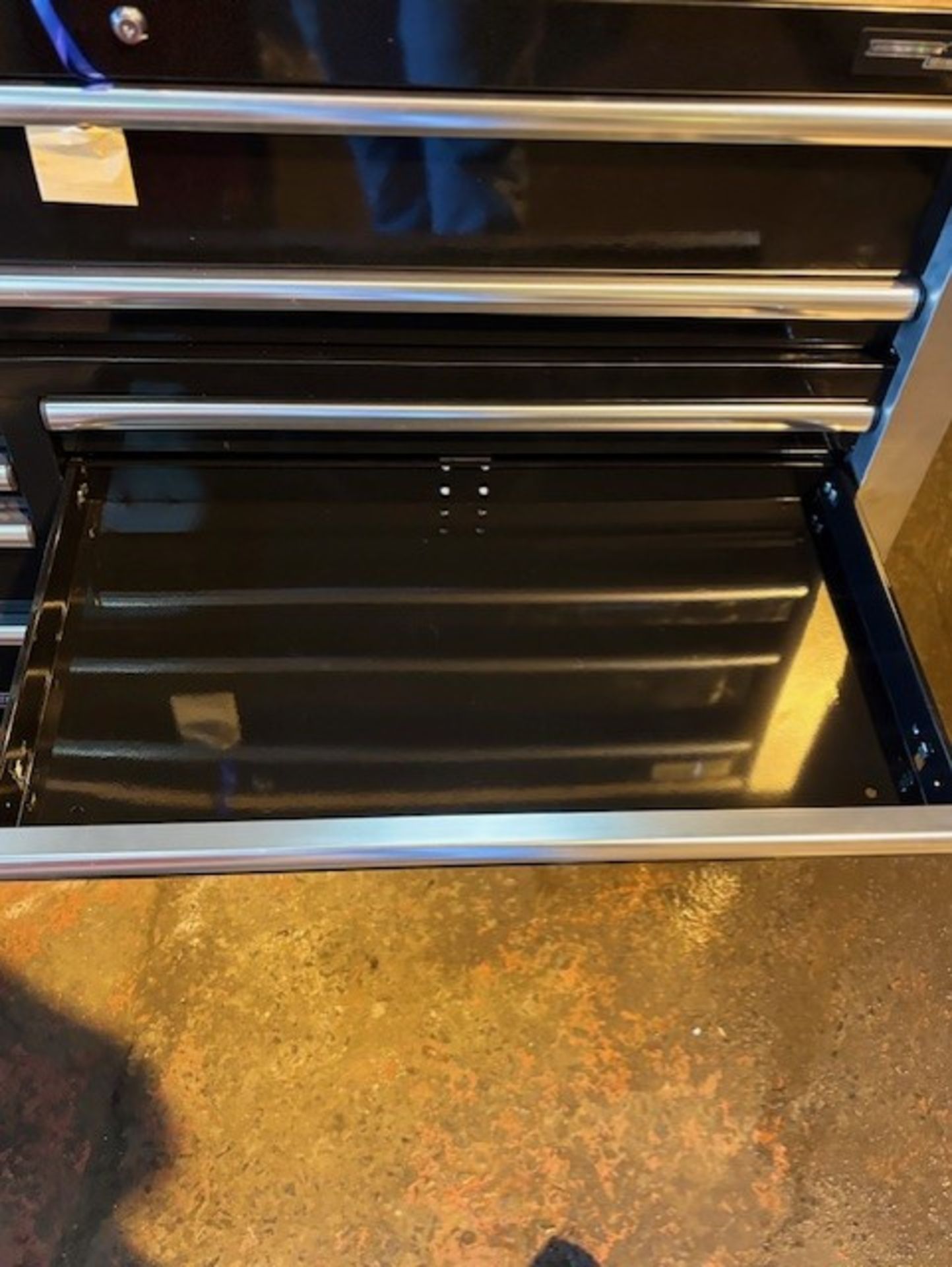 United Tool Corporation Tool Box - 13 drawer tool cabinet Model 810056-utc - Image 11 of 17