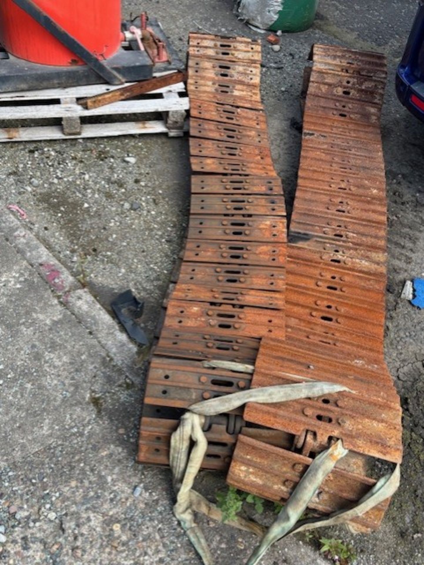 Excavator Tracks - Image 2 of 2