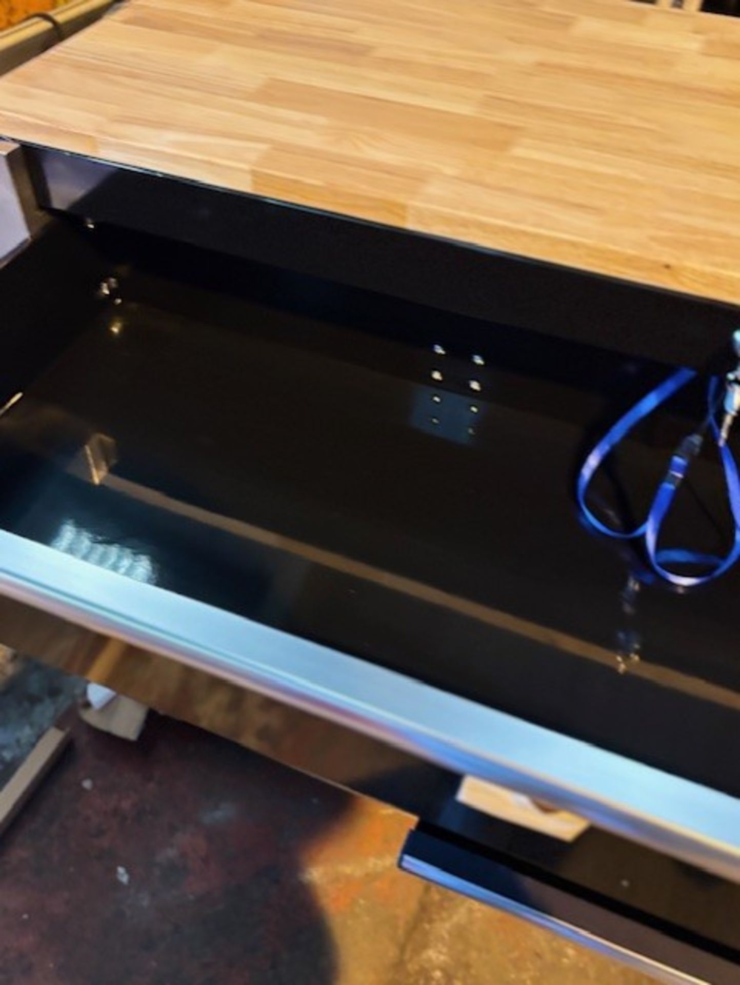 United Tool Corporation Tool Box - 13 drawer tool cabinet Model 810056-utc - Image 4 of 17