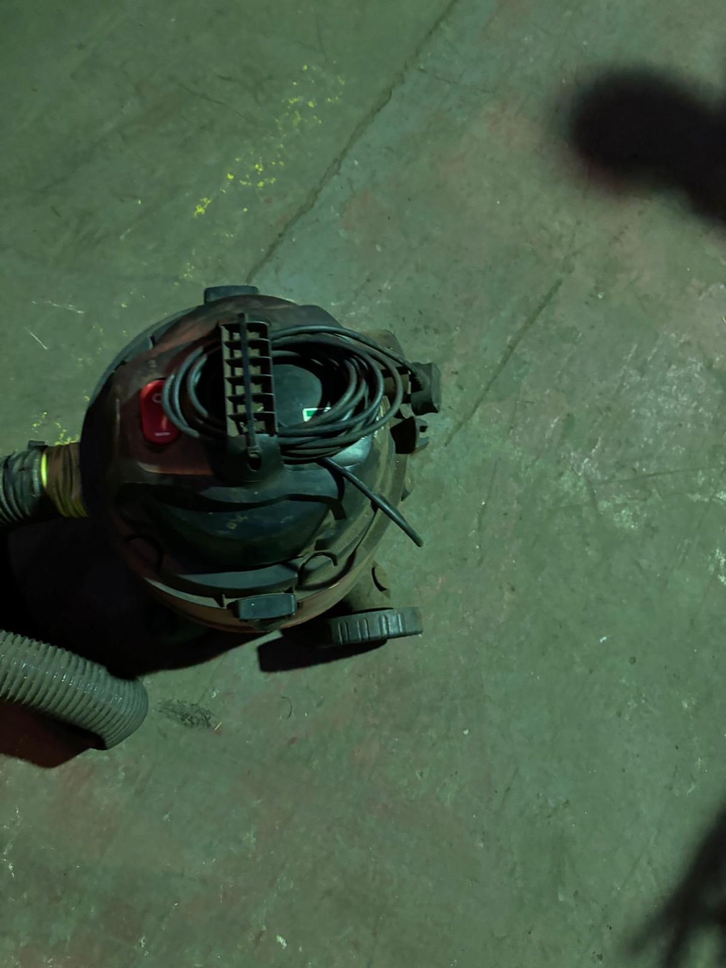 Sealey 240v wet and dry vacuum - Image 3 of 3