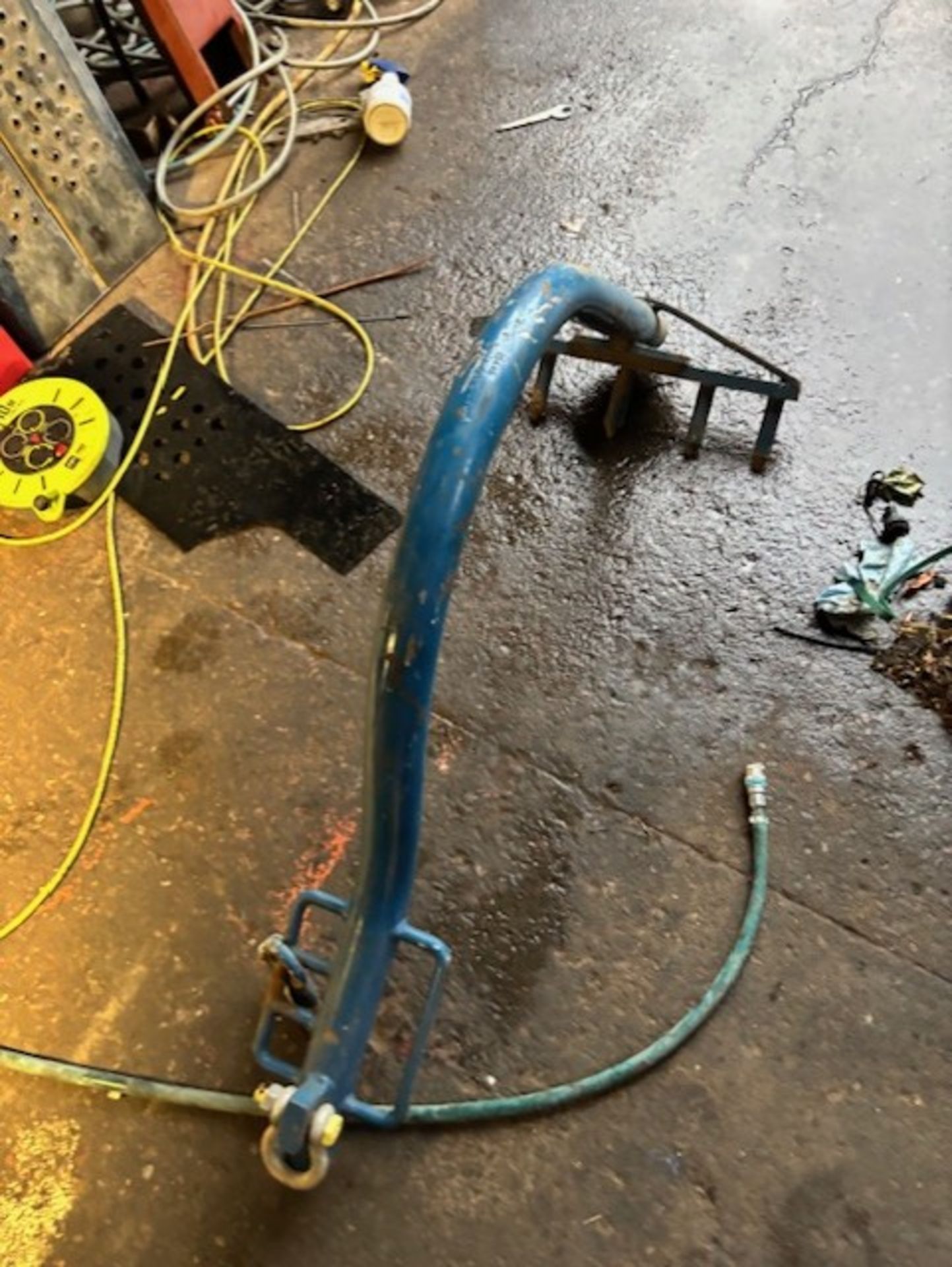 Tree hook bale hook etc to hang on end of excavator or forklift to carry slung objects