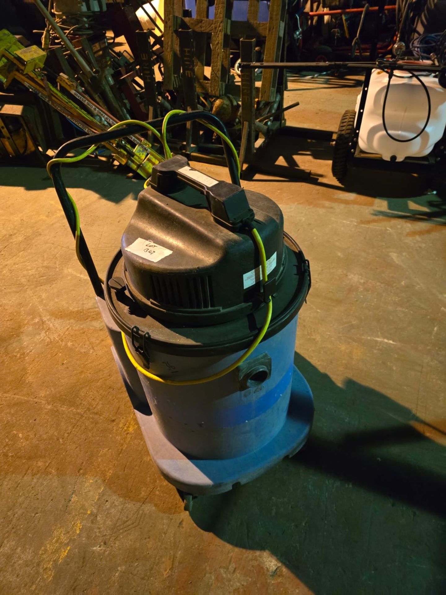 110v Industrial Vacuum - Image 3 of 4