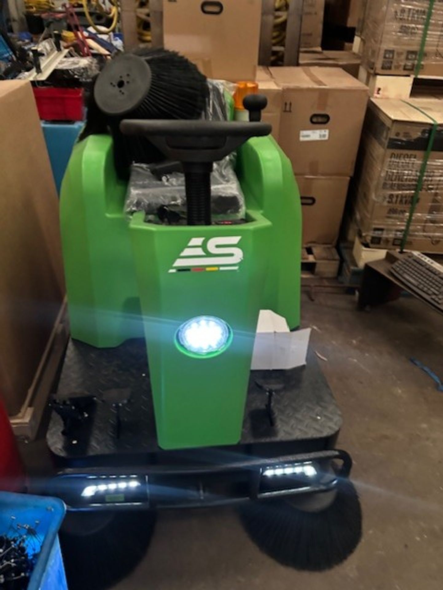Stahlfest ride on full electric wet n dry scrubber sweeper very user friendly no noise or dust - Image 3 of 7