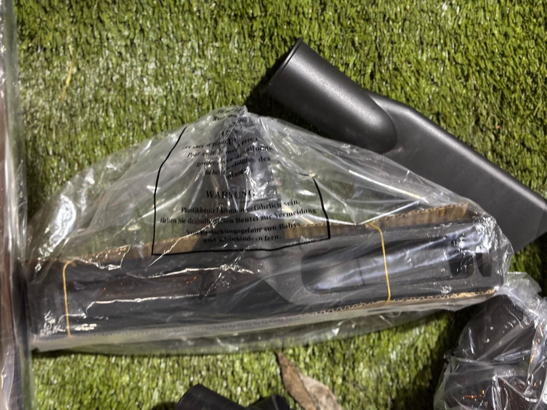 Hyundai 57717FF triple motor wet and dry 100 litre vacuum still in box all brand new these are not - Image 5 of 16