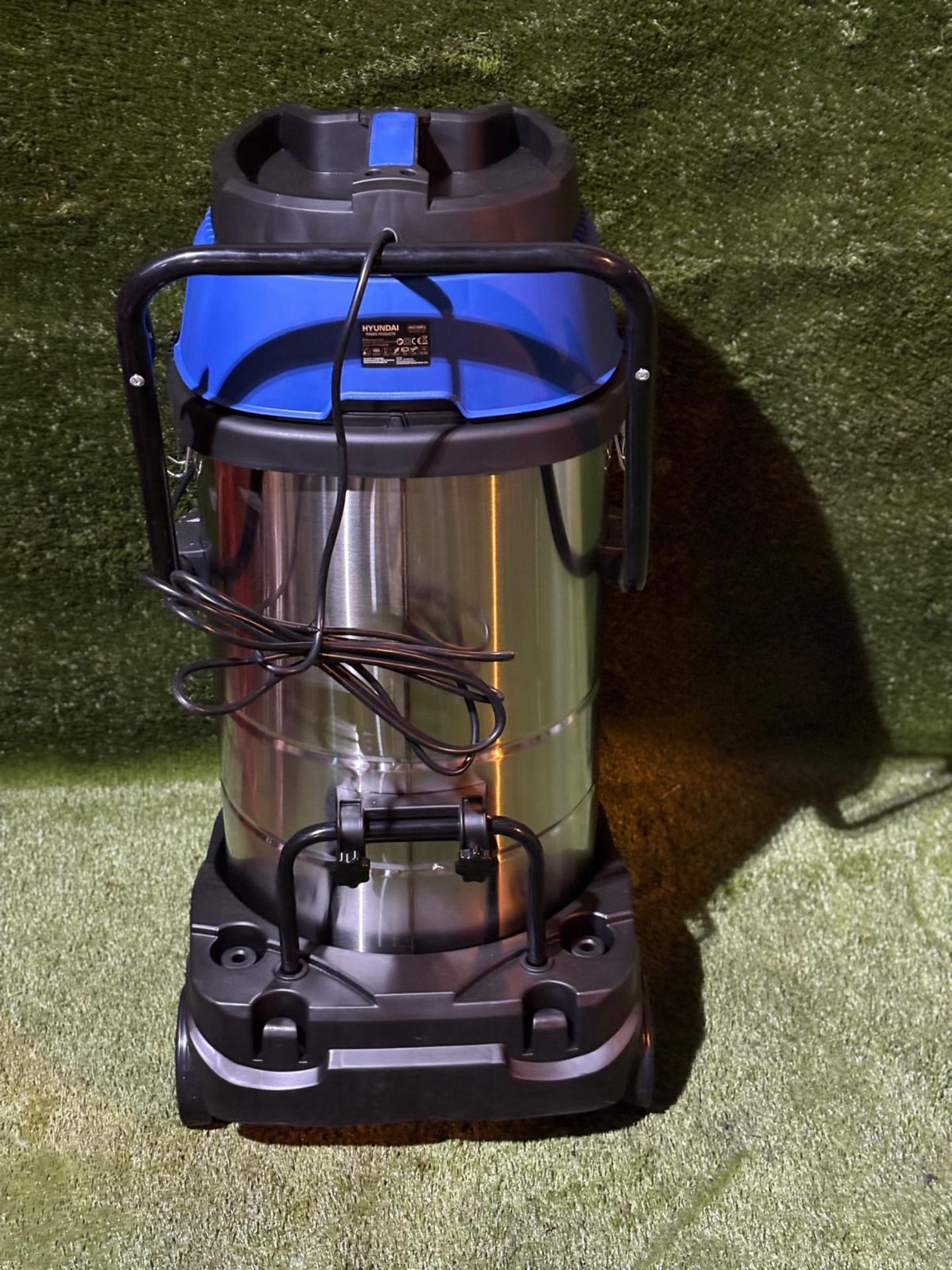 Hyundai 57717FF triple motor wet and dry 100 litre vacuum still in box all brand new these are not - Image 15 of 16