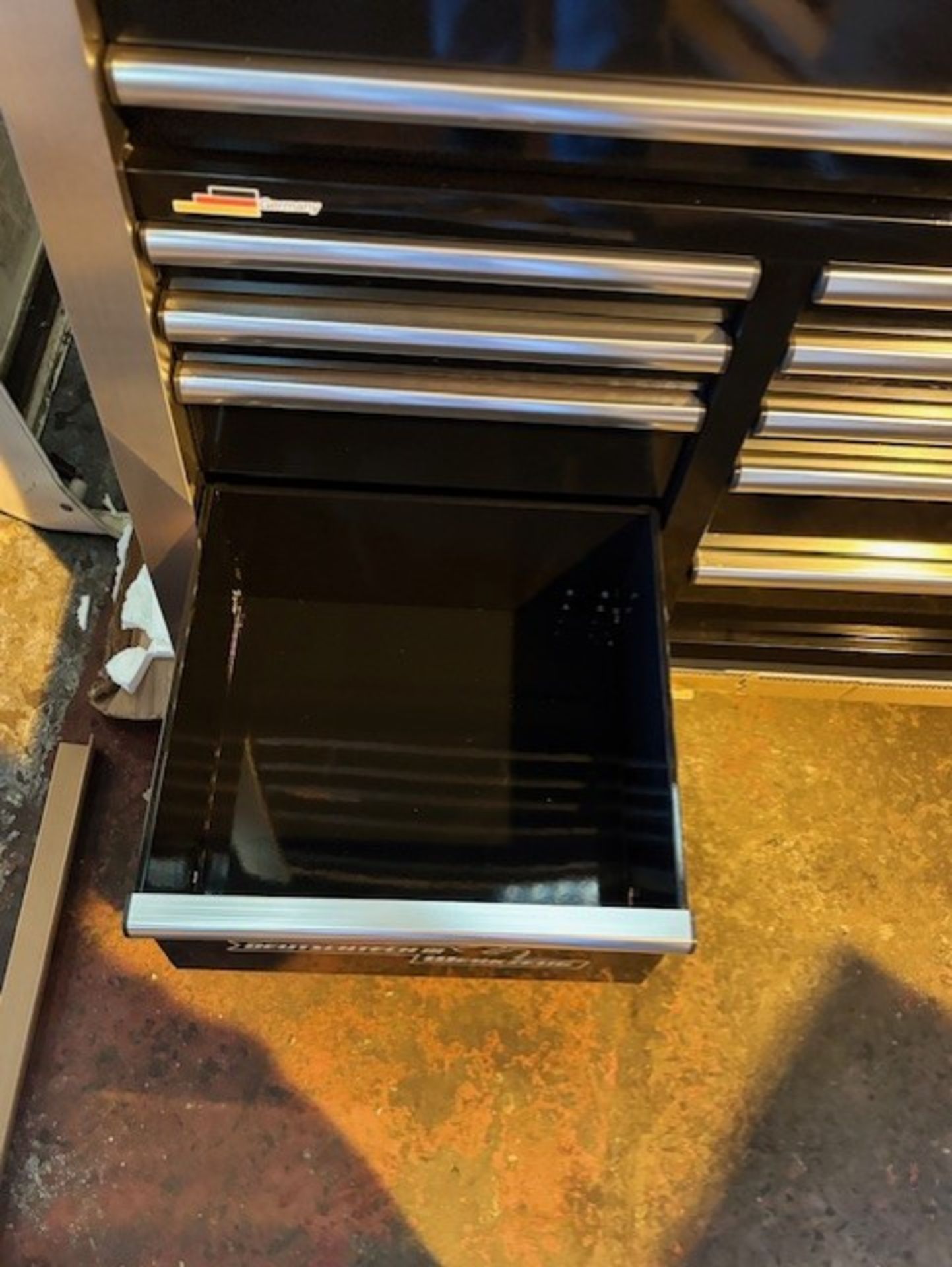 United Tool Corporation Tool Box - 13 drawer tool cabinet Model 810056-utc - Image 17 of 17