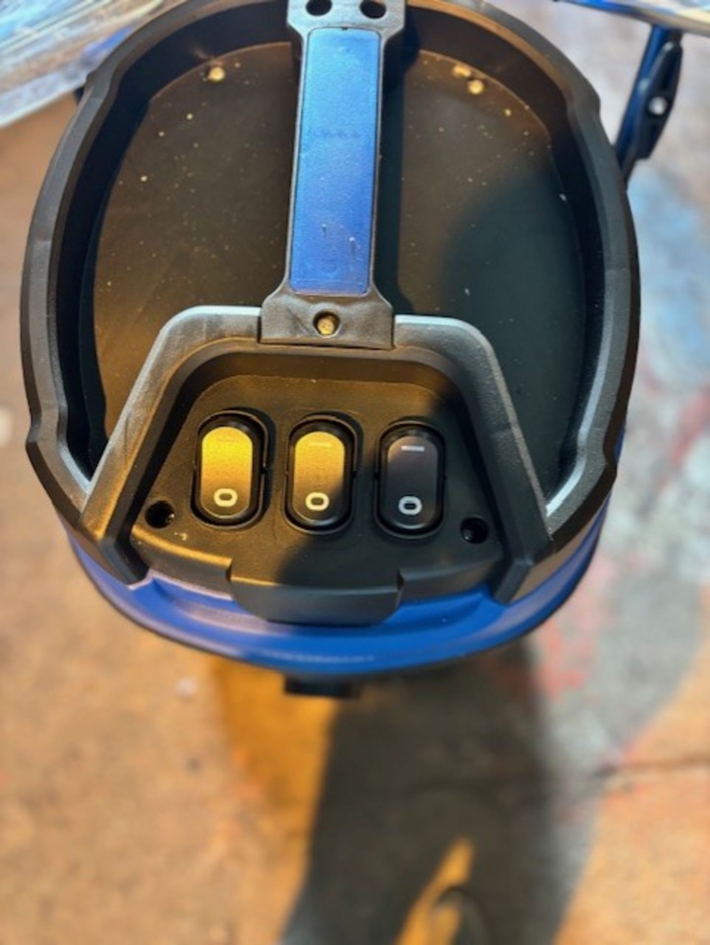 Hyundai triple vac motor wet n dry hoover new unused has a spec sheet with it with all these are - Image 7 of 7