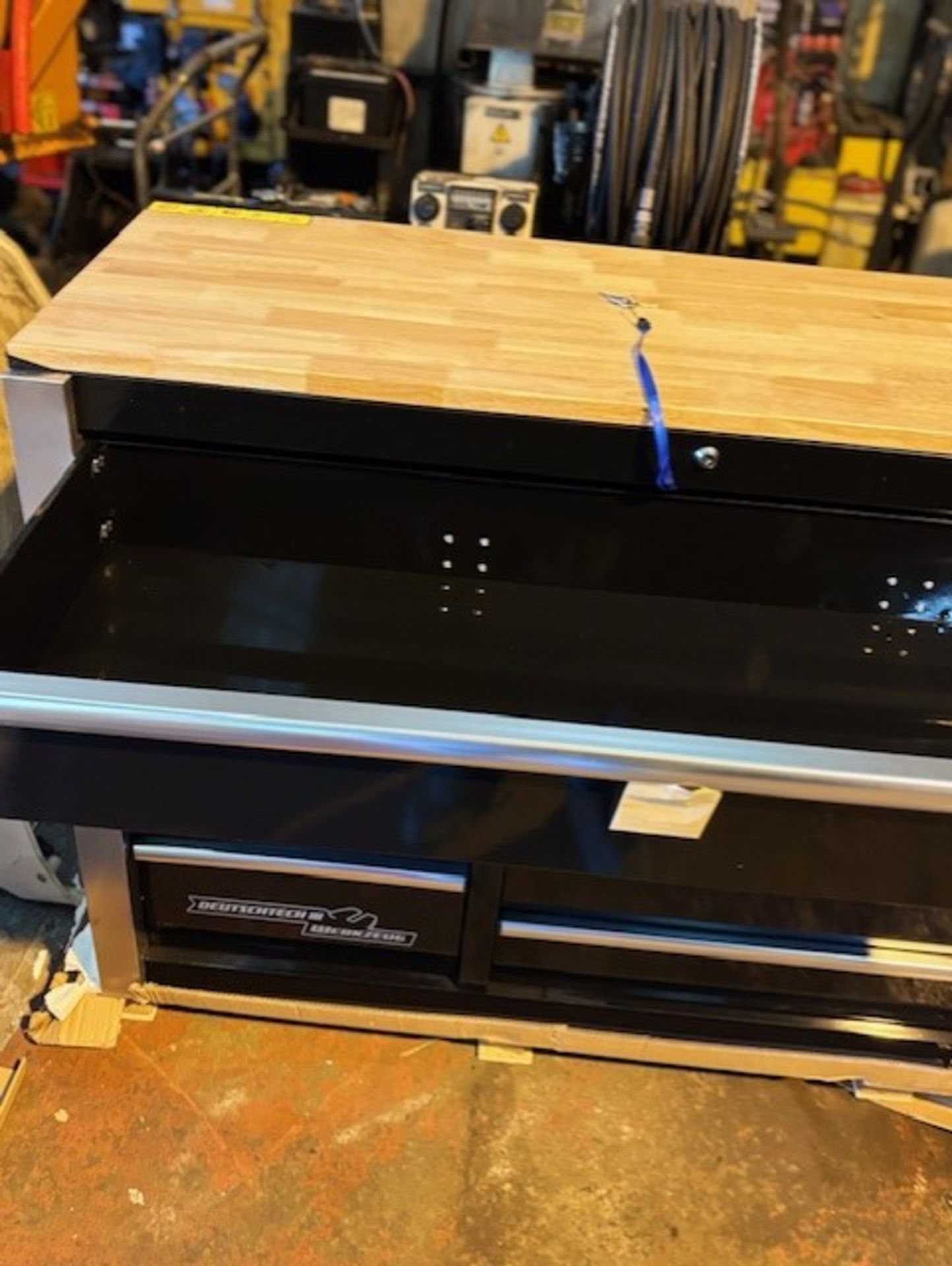 United Tool Corporation Tool Box - 13 drawer tool cabinet Model 810056-utc - Image 6 of 17