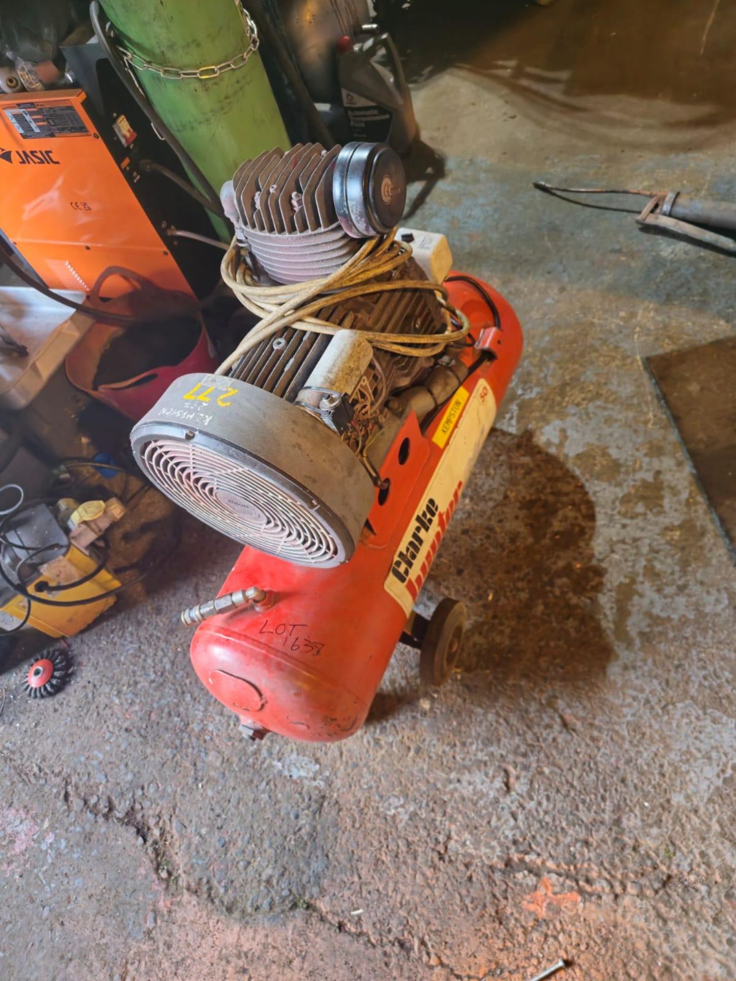 Clarke Hunter air 50L Compressor 240V