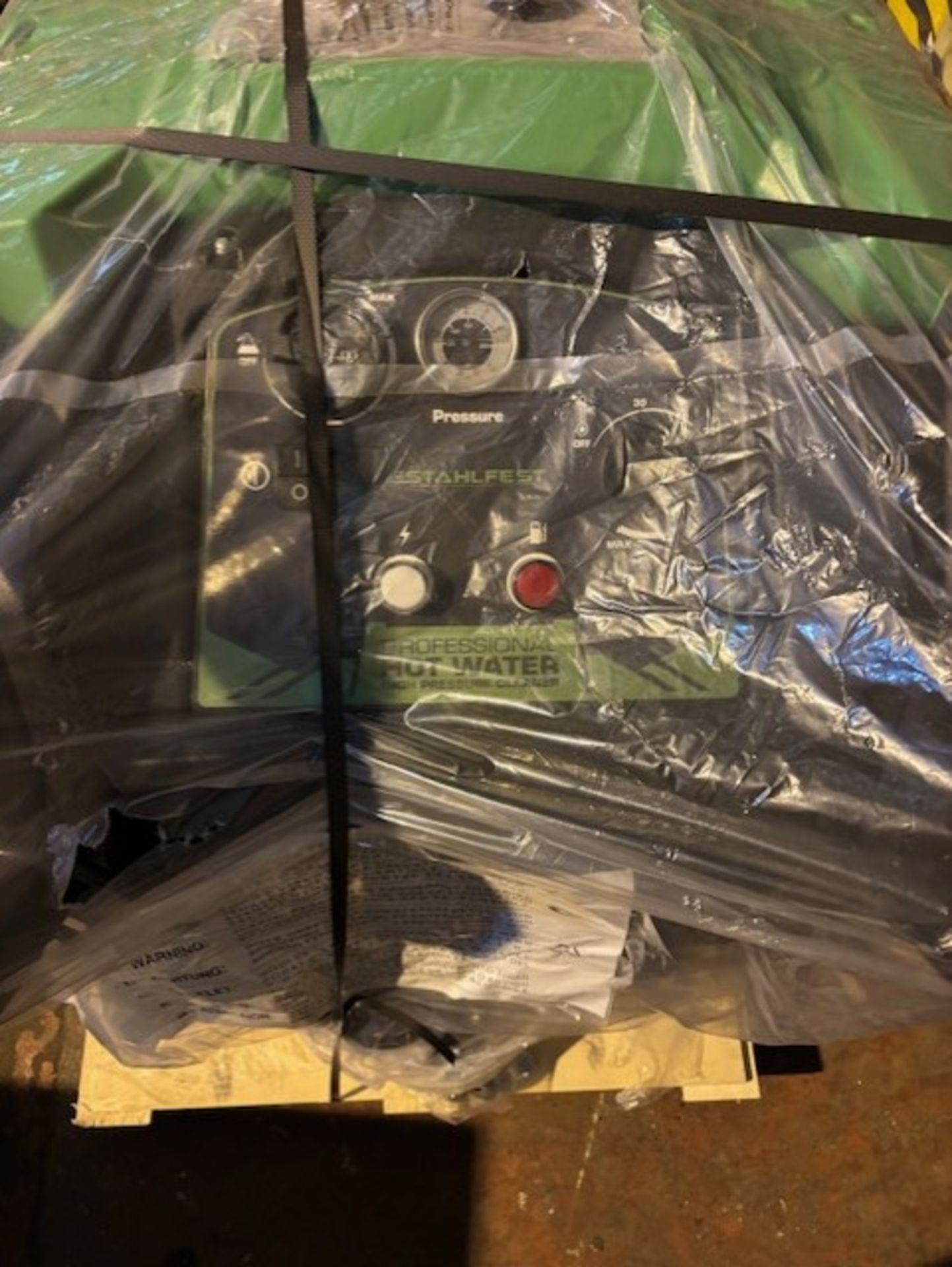 Stahlfest SF782OHPW, the new shape upgraded. Pressure washer hot and cold 2900 psi running at 200 - Image 5 of 5